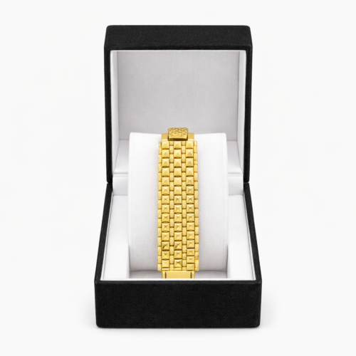 ChatGPT Image Dec 16, 2025, 02_16_14 PM سوار ذهبي فخم بنقشة مربعات