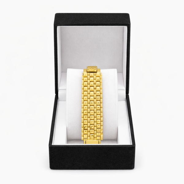 سوار ذهبي فخم بنقشة مربعات