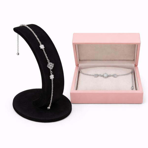 سوار الألماسة الفضية المتدلية