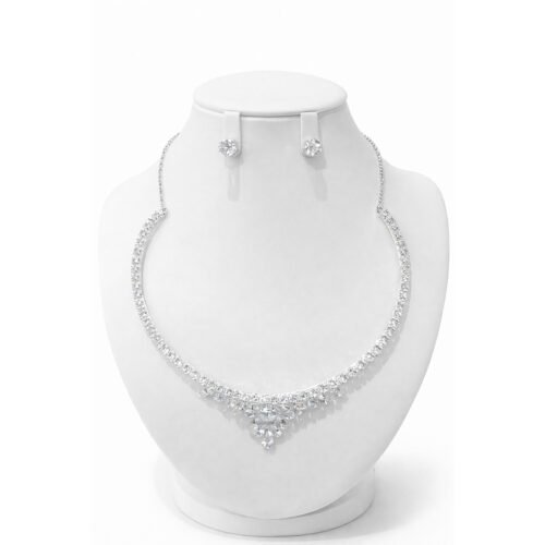 طقم عقد وأقراط كريستال فضي أنيق