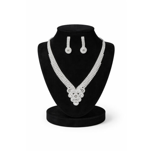 طقم لؤلؤ الفضة المتلألئ – تصميم راقٍ للمناسبات