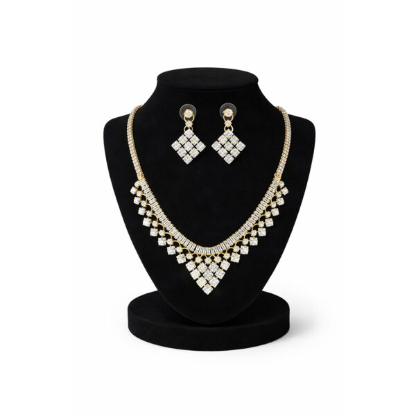 طقم دياموند سكوير – فخامة هندسية لامعة