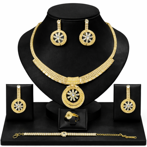 طقم فاخر بتصميم الدائرة الملكية باللون الذهبي