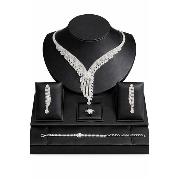 ChatGPT Image Dec 18, 2025, 06_03_38 PM طقم الشلال الفضي الفاخر