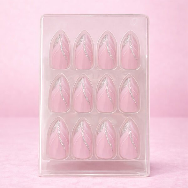 أظافر جاهزة فاخرة باللون الوردي مع لمسة فضية